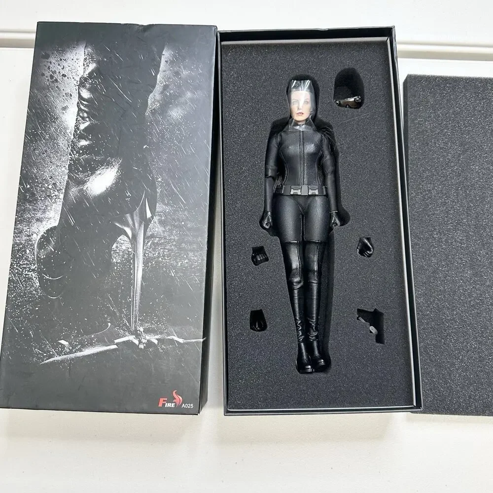 1/6 FIRE The Dark Knight Rises Selina Kyle Catwoman Anne Hathaway ACTION FIGURE - Picture 1 of 8